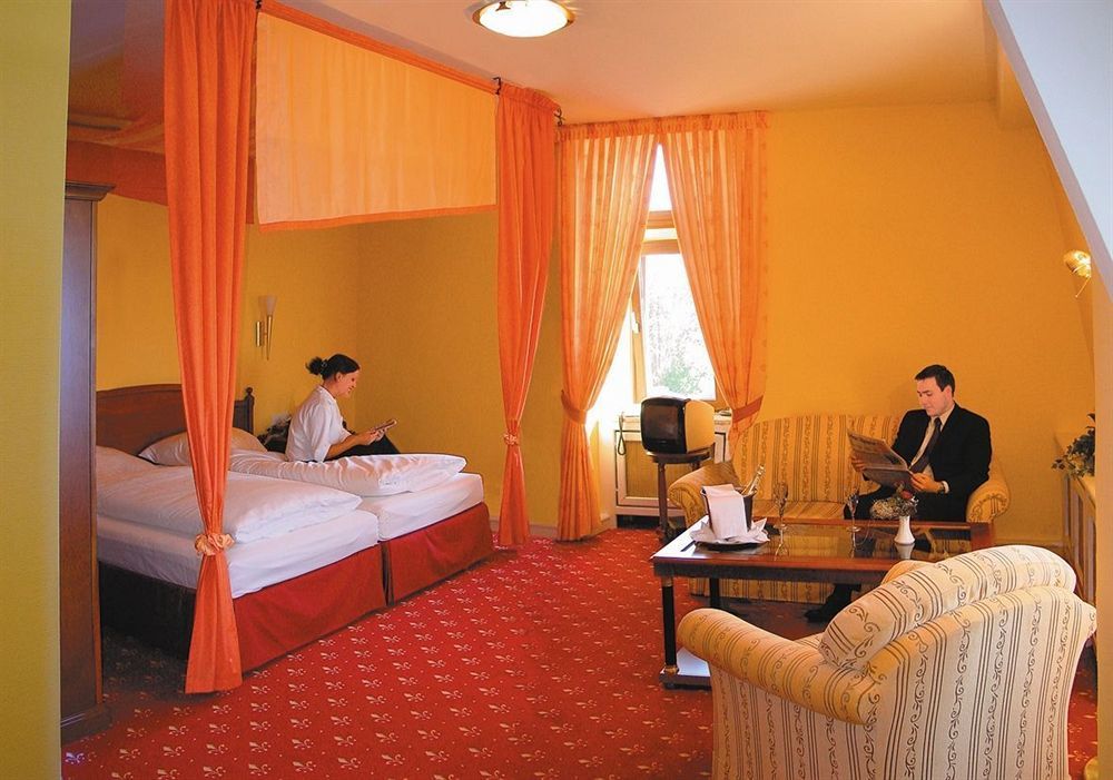 Burghotel Staufenberg Staufenberg  Exterior foto